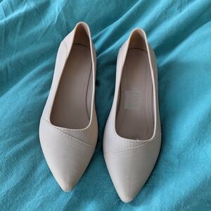 Pointed-Toe Women's Flats in Light Beige